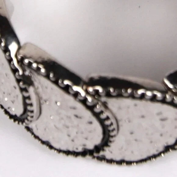 NWT Erica Lyons Silver Tone Strech Bracelet - Picture 5 of 8